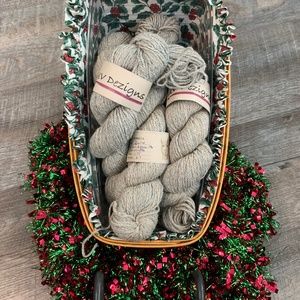 Dulci's, Suri Alpaca Fiber/Yarn, Biscuit with duck egg blue color